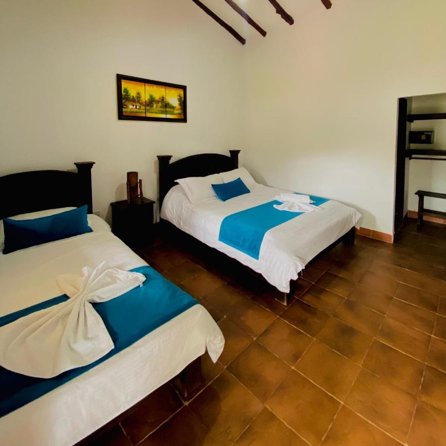 Hacienda Santa Barbara Hotel *